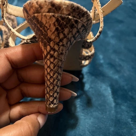 Strappy summer sandal snakeskin size 8. Rockport by adiPrene adidas! Nice shoes - Picture 15 of 16